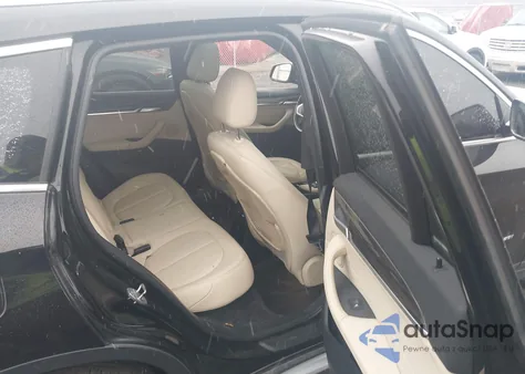 2016 BMW X1 xDrive28I z USA, uszkodzony, nr VIN WBXHT3C33G5E47989